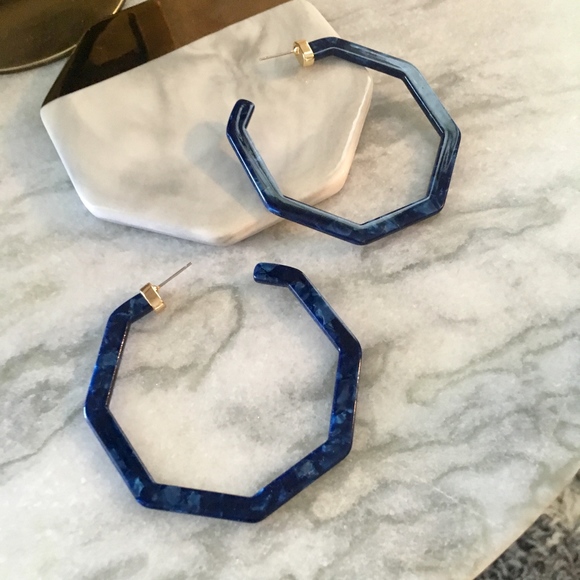 Blue Tortoise Shell Acrylic Geometric Hoop Earring - Picture 4 of 6